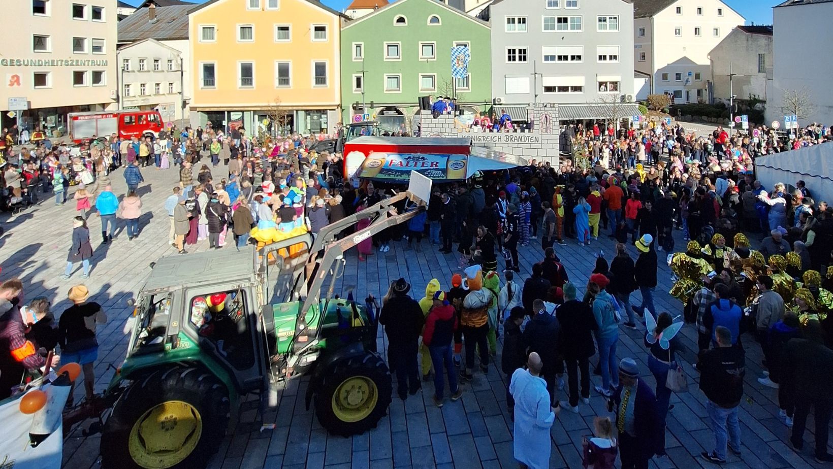 Faschingszug in Regen am Faschingssonntag, 15.02.2026